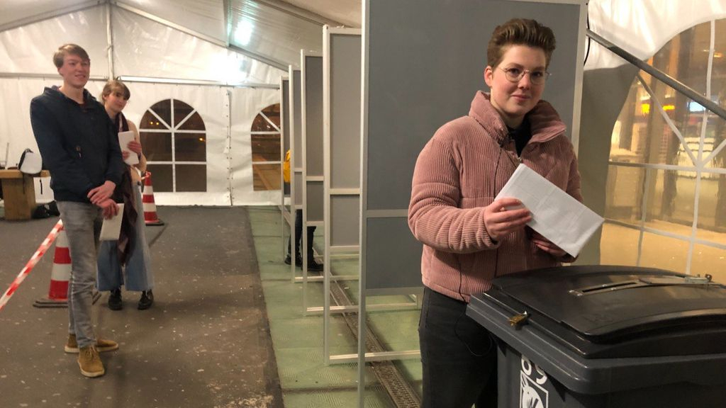 Foto: Op deze stembureaus gebeurt vandaag iets bijzonders