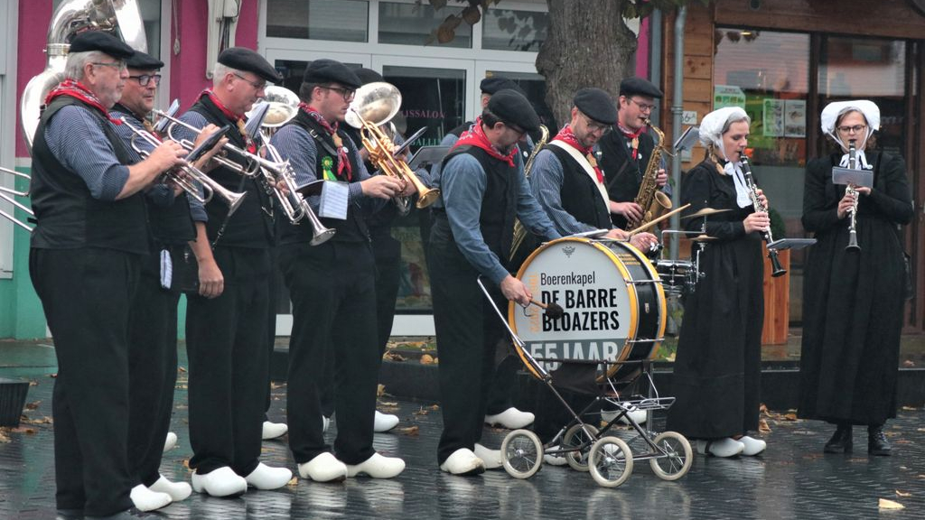 Foto: Muziek in het centrum van Barneveld