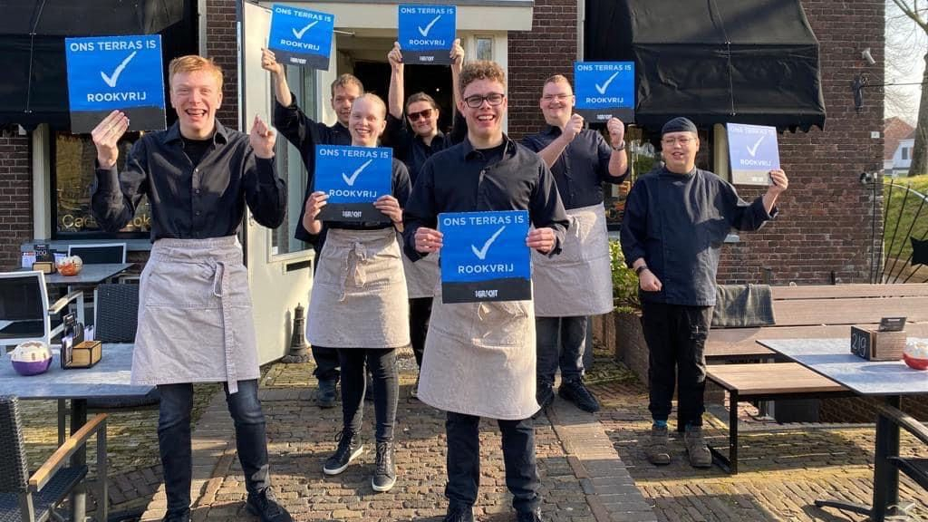 Foto: Elburgse brasserie heeft eerste rookvrije terras in eigen gemeente