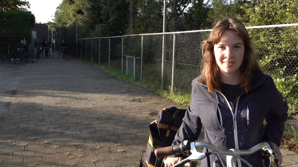 Foto: Wel 24 kilometer op de fiets naar school: 'Het is wel heel vroeg opstaan'