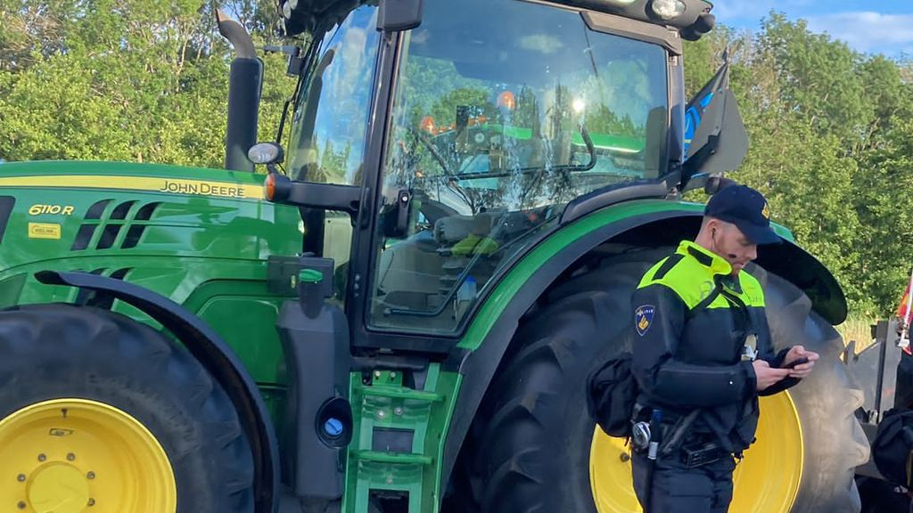 Foto: ME pakt Gerrit op bij boerenprotest: 