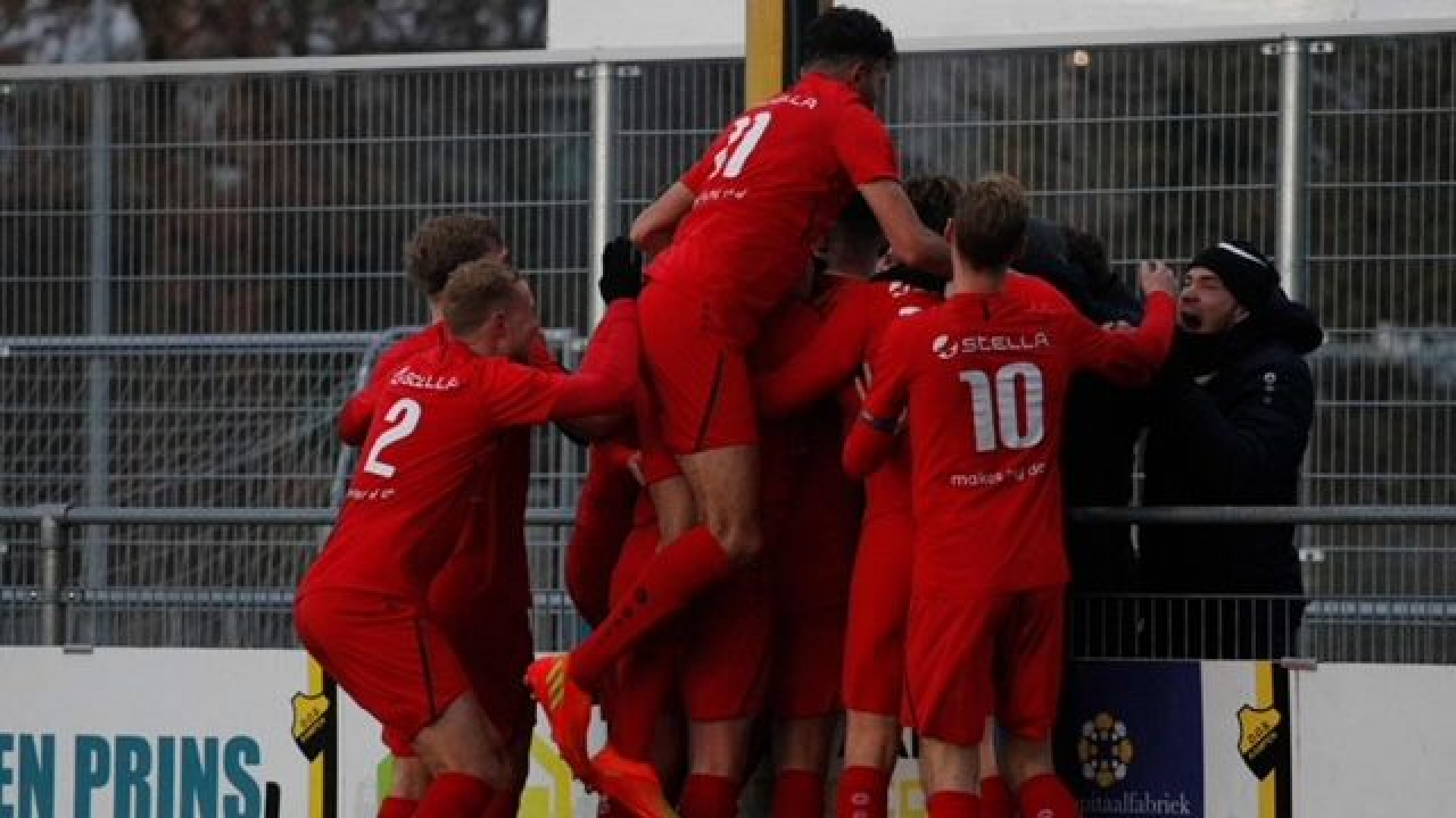 Foto: Nunspeet speelt gelijk tegen DOS Kampen