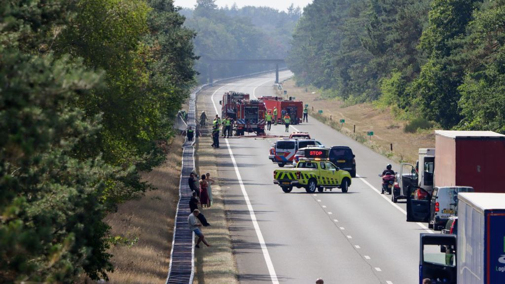 Foto: Weer een bermbrand op A28