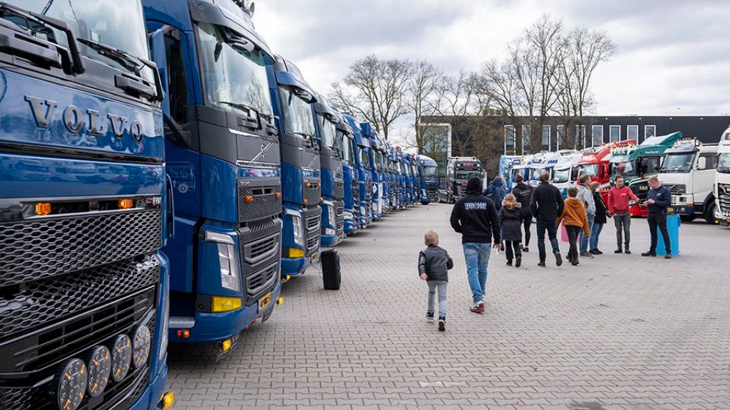 Foto: Drukbezochte open dag bedrijventerrein De Kolk