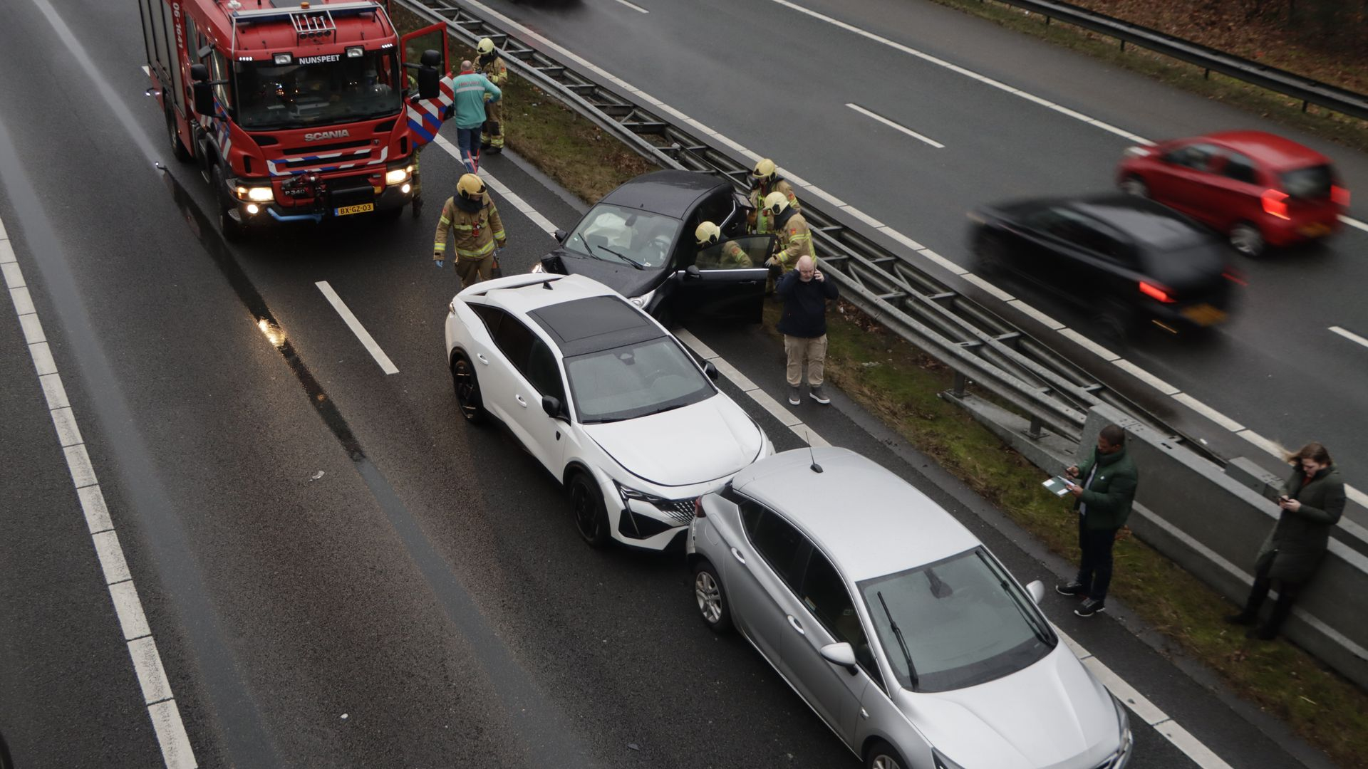 Foto: Kettingbotsingen op de A28