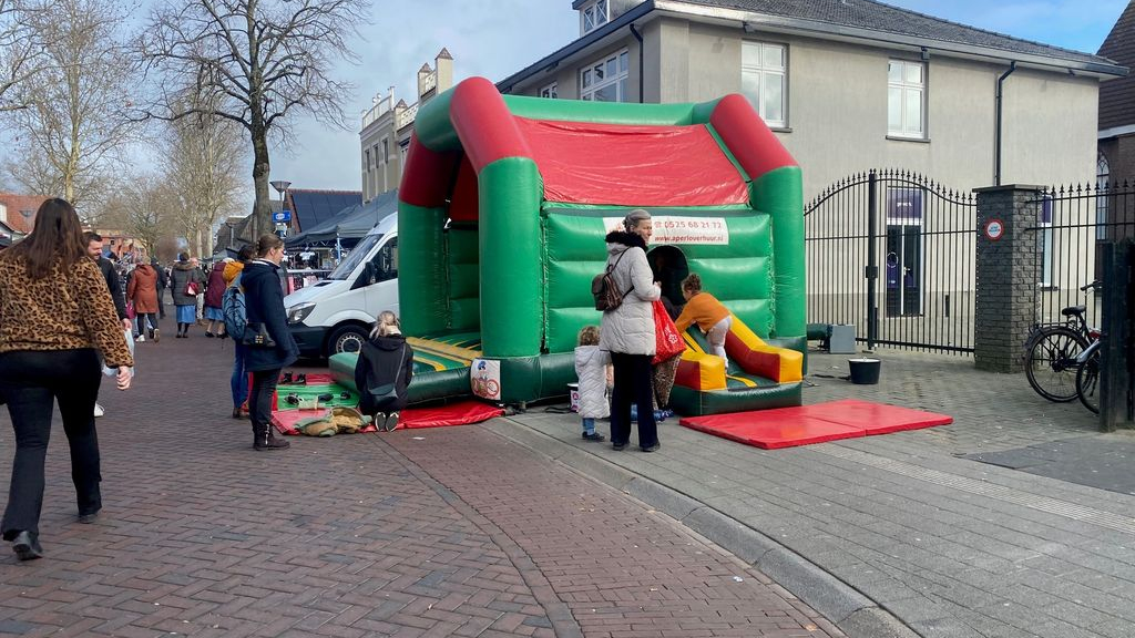 Foto: De Voorjaarsmarkt in Nunspeet voor jong en oud