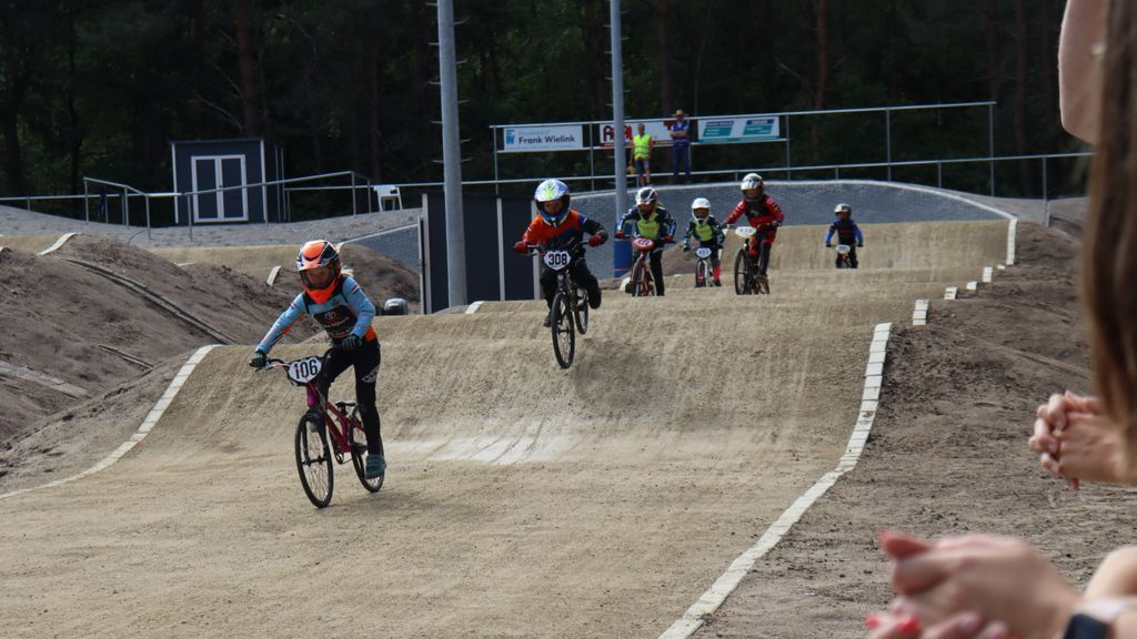 Foto: Veel actie tijdens regionale wedstrijd Fietscross Club de Volharding