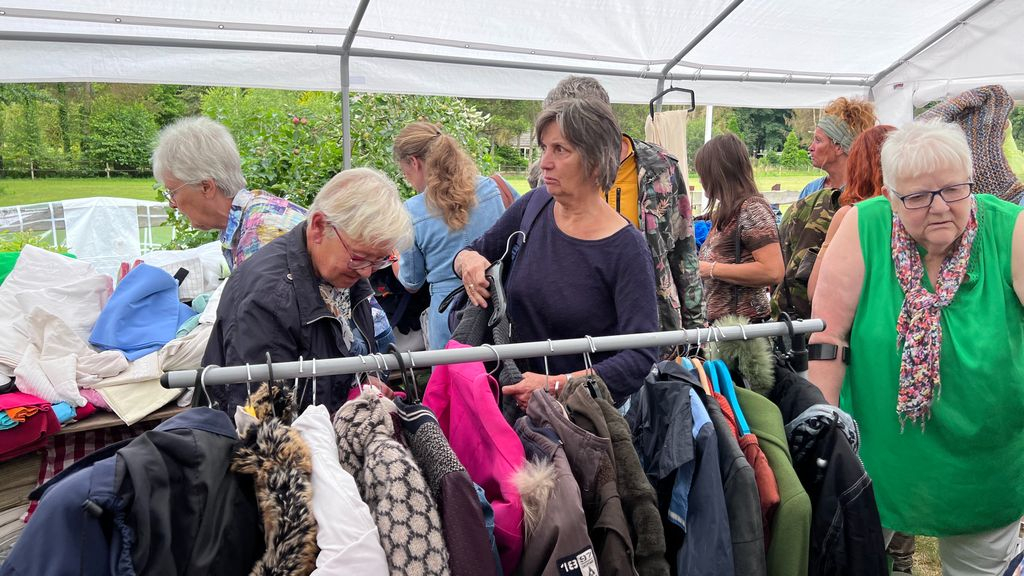 Foto: Het was weer rennen geblazen voor de rommelmarkt in Vierhouten