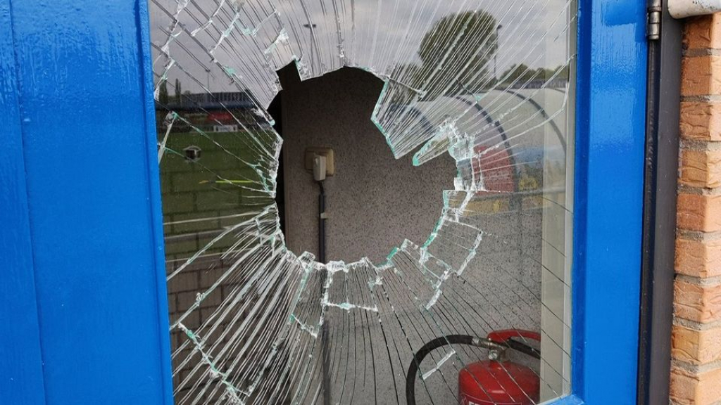 Foto: Voetbalvereniging zoekt naar daders van de vernielingen