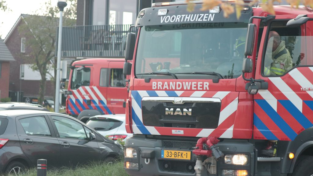 Foto: Brandweer oefent in Zwartebroek