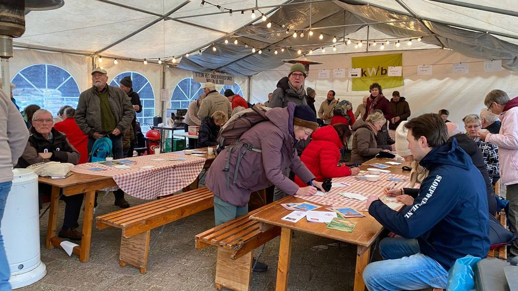 Foto: Midwintersnertwandeling bij Molen de Duif