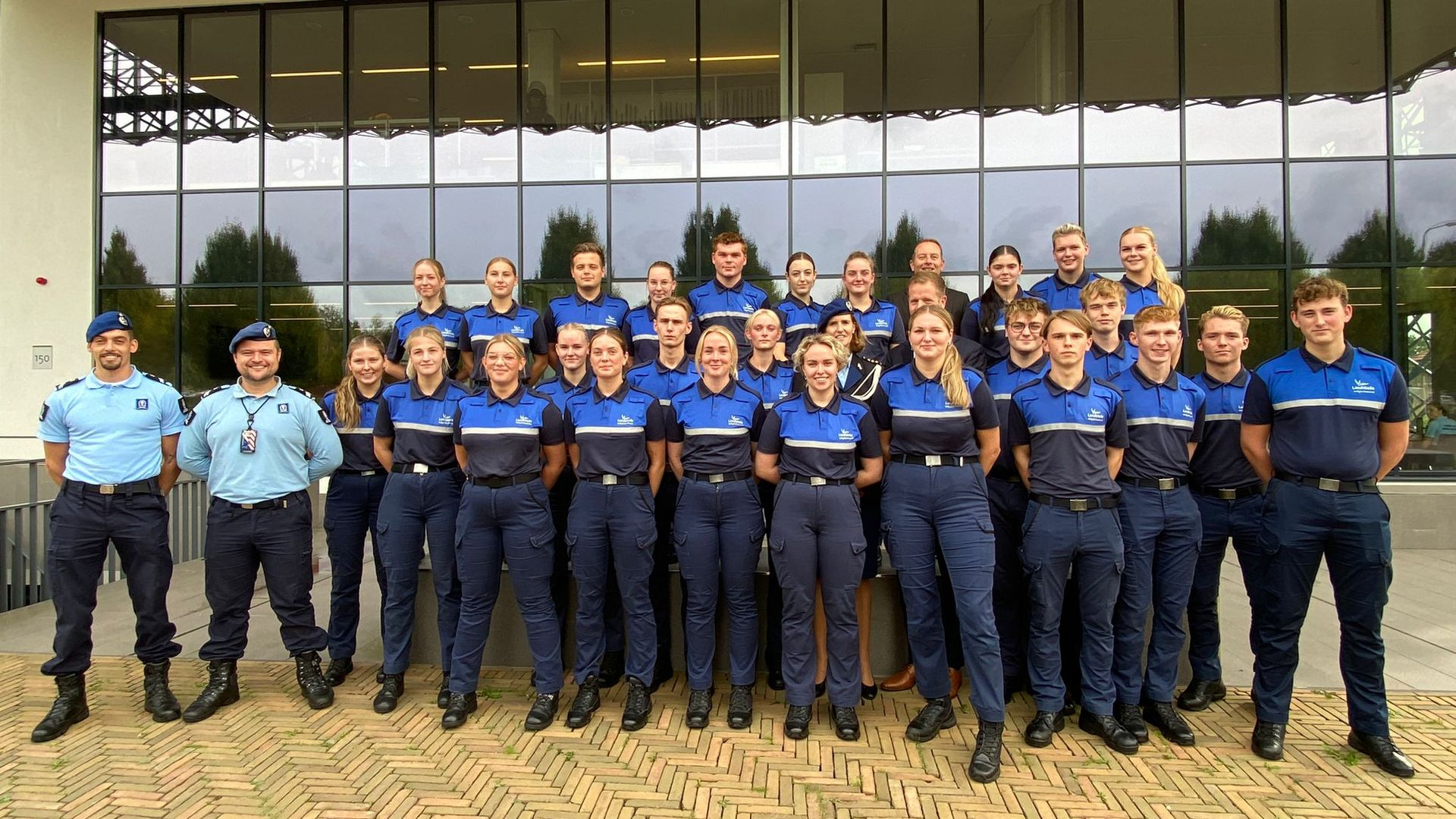 Foto: 26 studenten van Landstede werkzaam bij de Koninklijke Marechaussee
