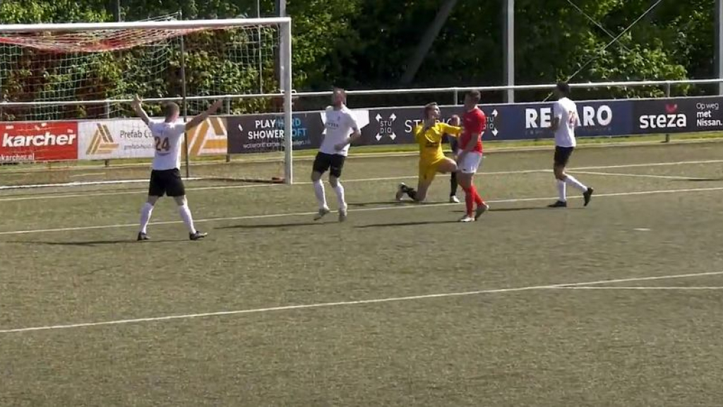 Foto: Sparta wint met 0-4 en klimt naar 2e plek