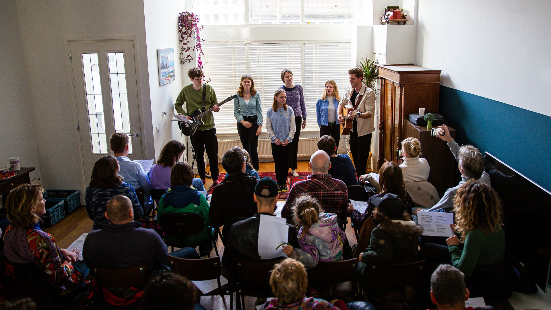 Foto: Aanmelden voor huiskamerfestival Gluren Bij De Buren