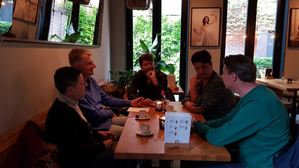 Foto: Kennismakingsgesprek tussen Nunspeetse fractie ChristenUnie en True Colors