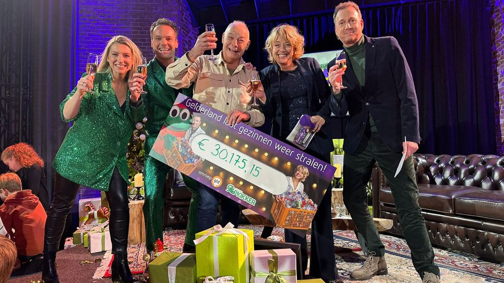 Foto: 'Dit is geweldig', meer dan 30.000 euro voor Stichting Opkikker