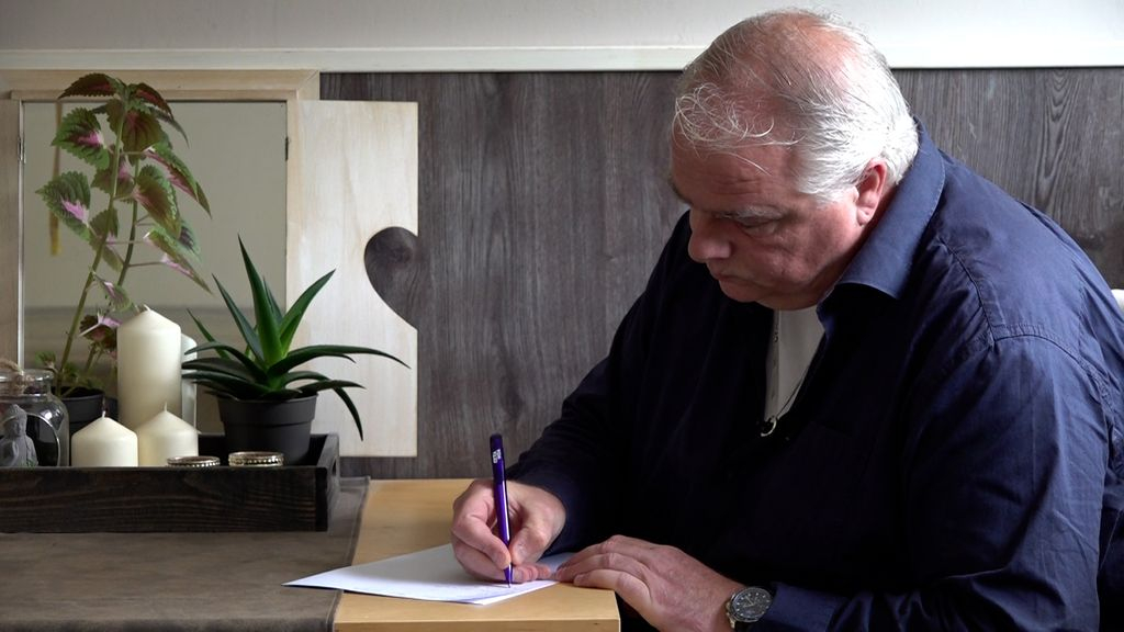 Foto: Het is hartje zomer, maar Pascal is druk met Kerst