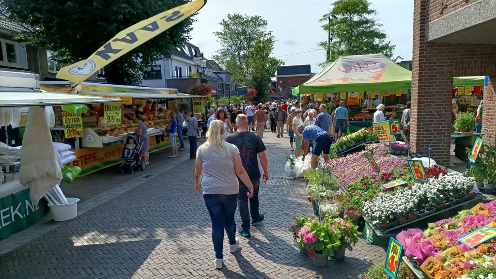 Foto: Weekmarkt op Koningsdag 2023 vervalt