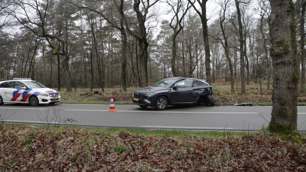 Foto: Ongeluk met twee auto's op de Nunspeterweg