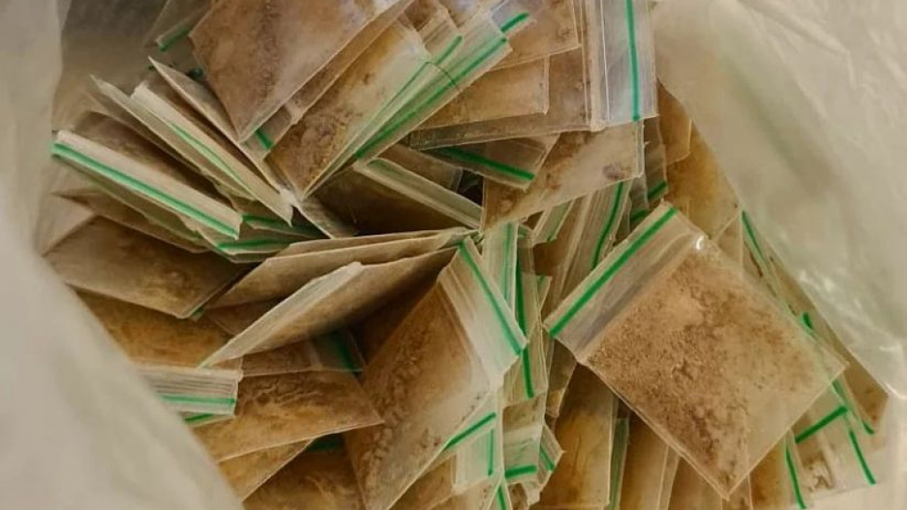 Foto: Fietser heeft 'foute zakjes' op zak • meisje (16) vermist