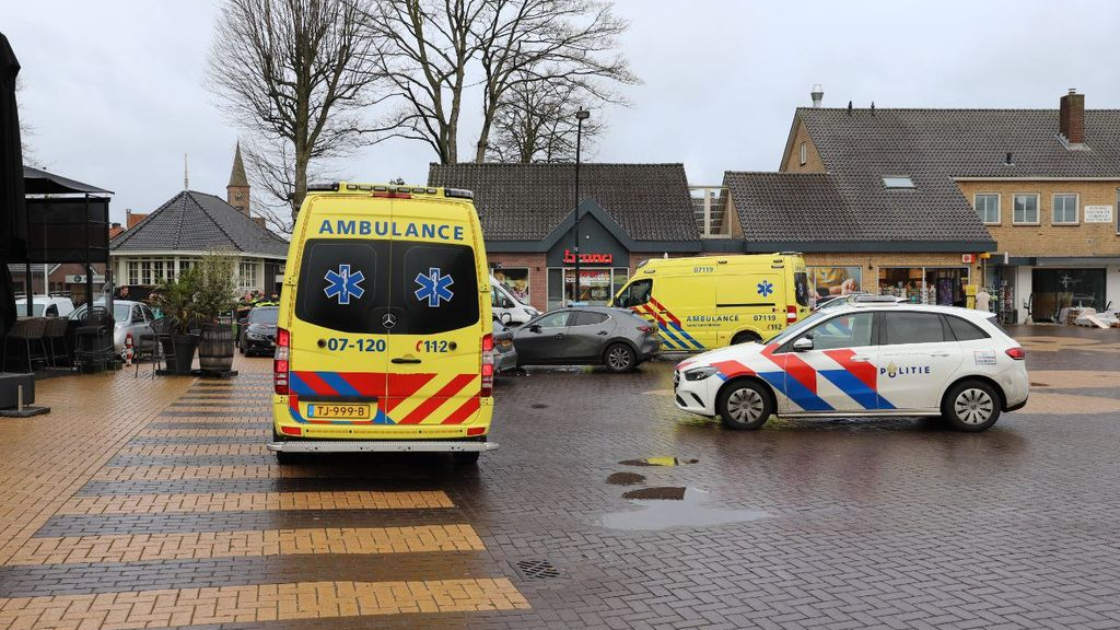 Foto: Gedoe over parkeren reden grote vechtpartij Voorthuizen
