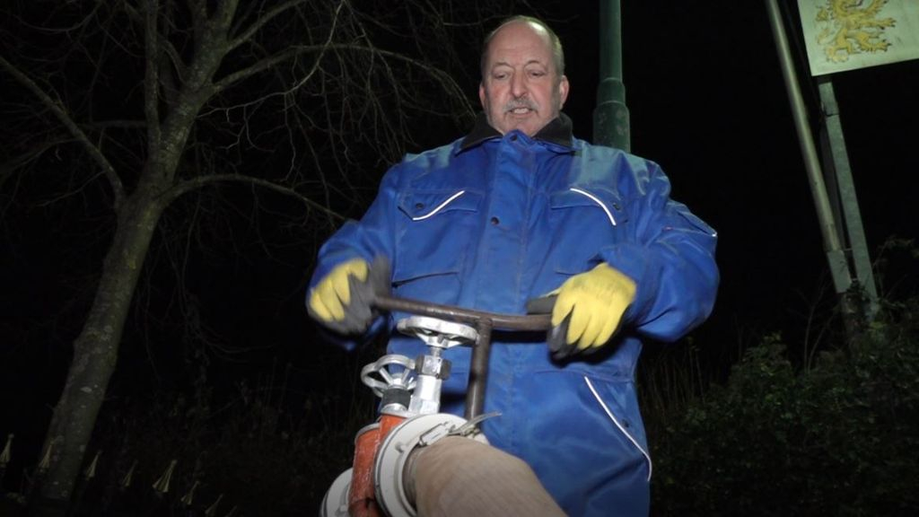 Foto: Schaatskoorts neemt toe: 'We werken vannacht door om ijs te maken'
