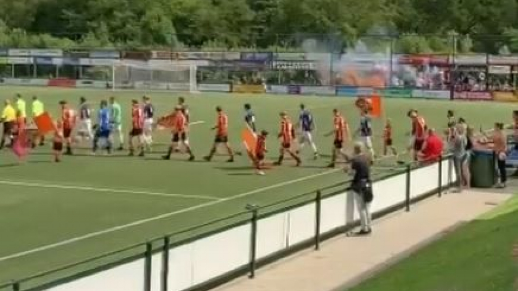 Foto: Hoevelaken onderuit in Zutphen