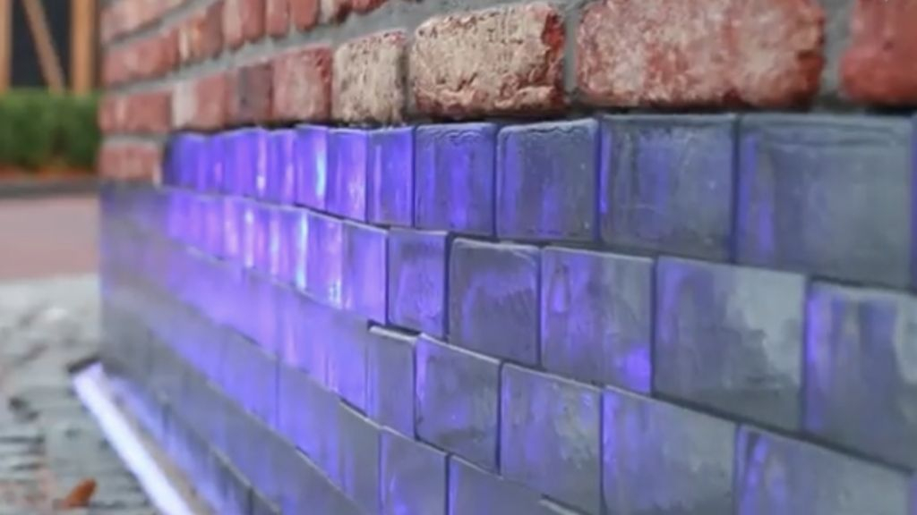 Foto: Harderwijk heeft een nieuwe stadsmuur van glas