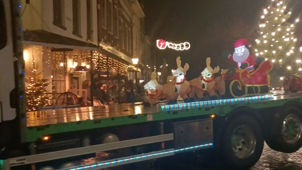 Foto: Lichtjestour Elburg en omstreken ondanks de regen een groot succes