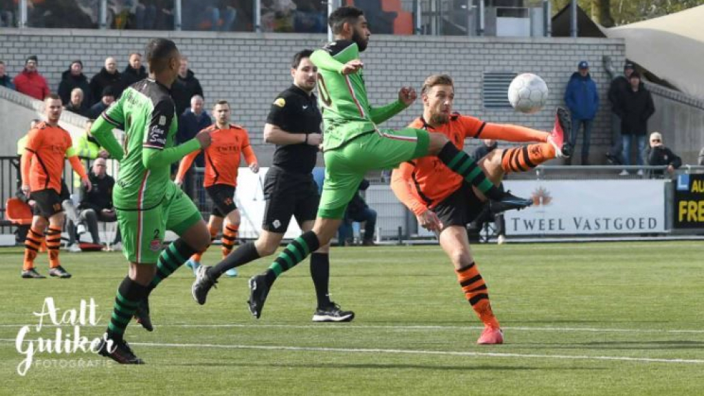 Foto: Sparta verslikt zich in SteDoco