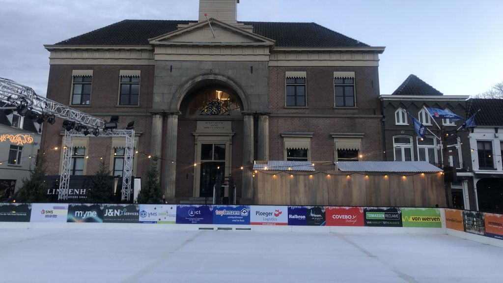 Foto: IJspret kan beginnen, eerste schaatsbaan hier geopend