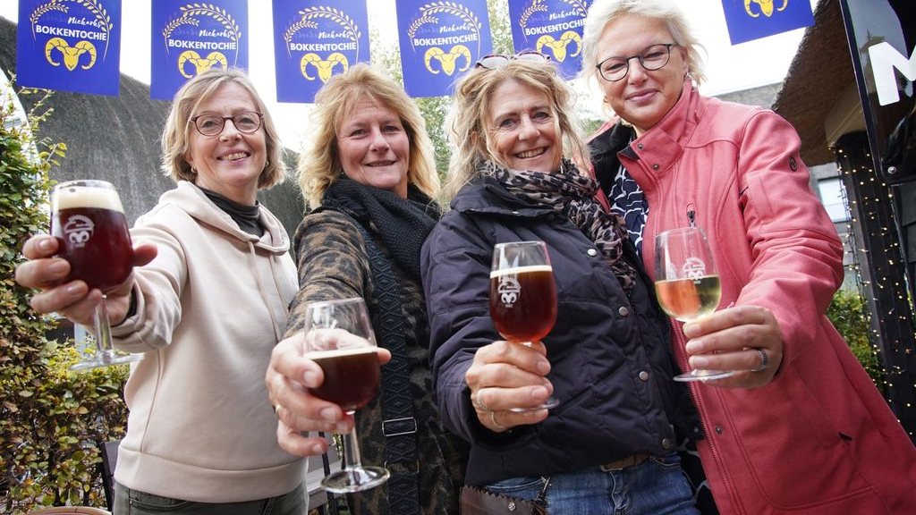 Foto: Bokbiertocht in Nijkerk smaakt naar meer