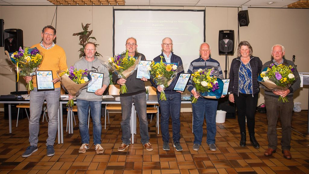 Foto: Voetbalvereniging zet leden in het zonnetje