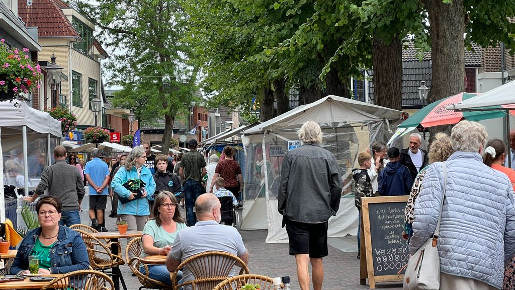 Foto: Eibertjeszomermarkt druk bezocht