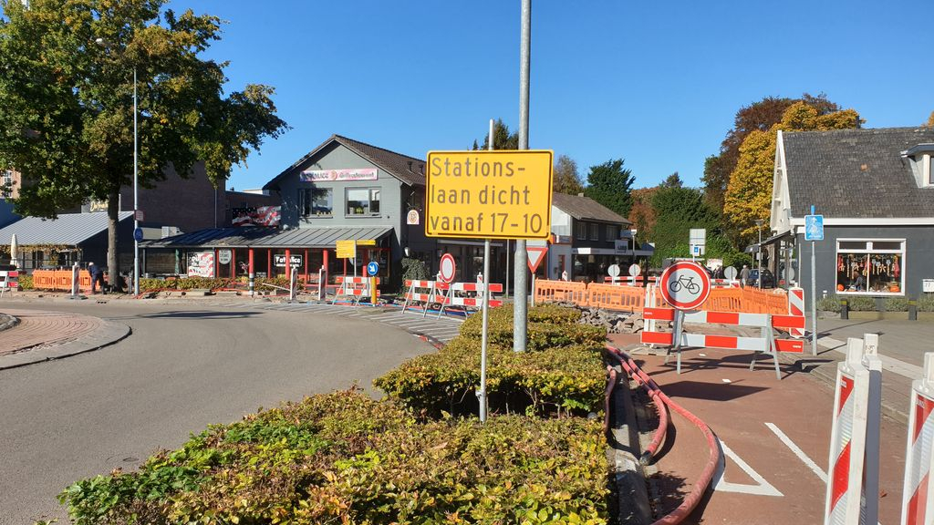 Foto: Afsluiting Stationslaan vanaf rotonde Nijverheidsweg