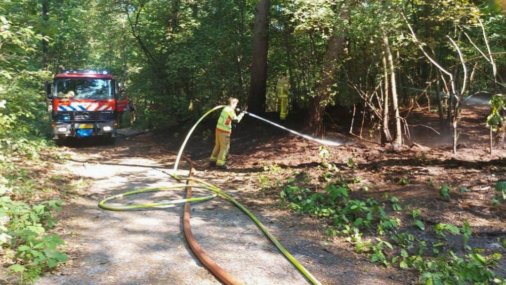 Foto: 4 Brandweerwagens met spoed naar Hulshorst vanmorgen
