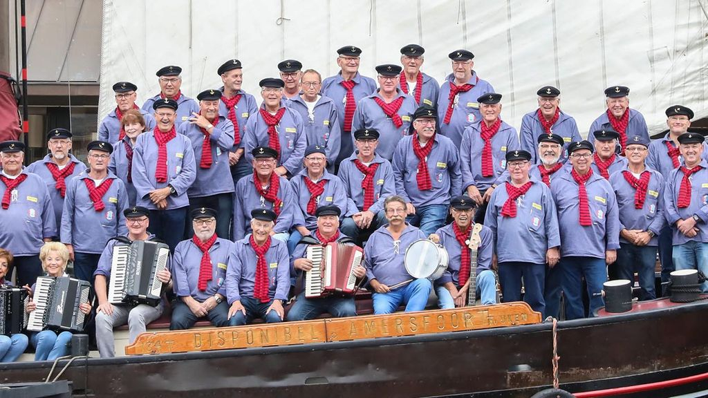 Foto: Het Zeemanskoor Nijkerks Welvaren bestaat dit jaar 10 jaar