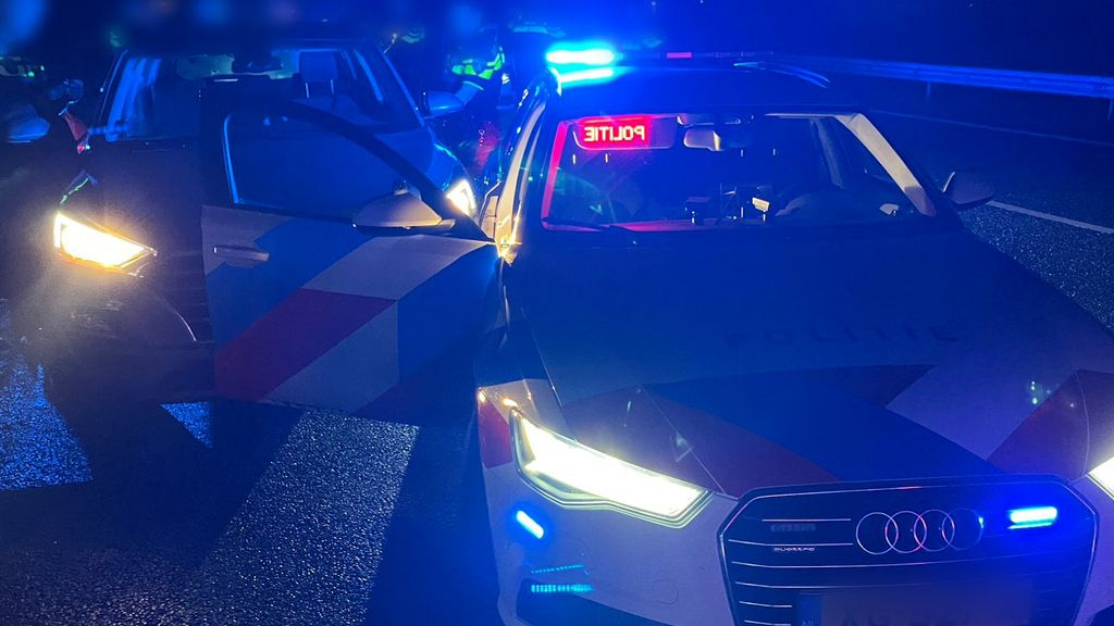 Foto: Jongens van 14 en 16 onderschept op snelweg bij Nijkerk in gestolen auto