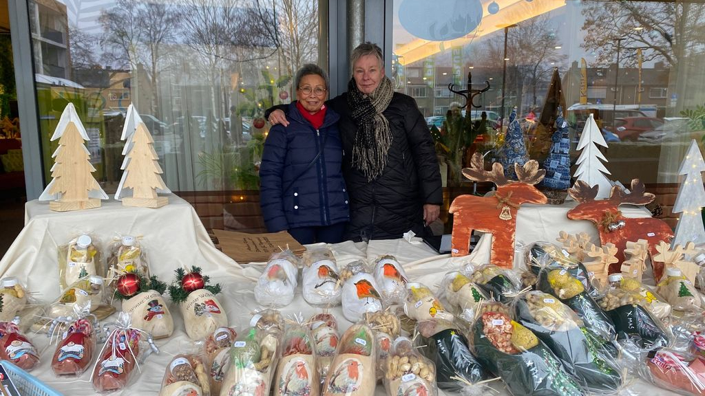 Foto: Merry Christmas! Bij het wijkontmoetingscentrum ‘de Binnenhof’ is het kerst