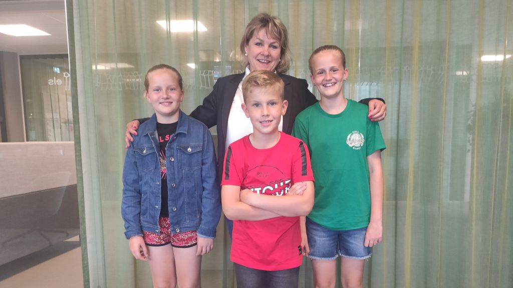 Foto: Harm-Jan, Annemieke en Roselinde verdienen veel geld voor Oekraïense vluchtelingen