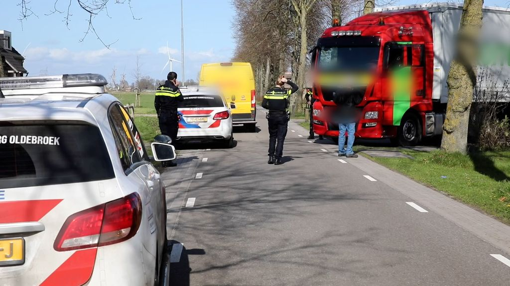 Foto: Man (68) overleden na aanrijding met pakketbezorger