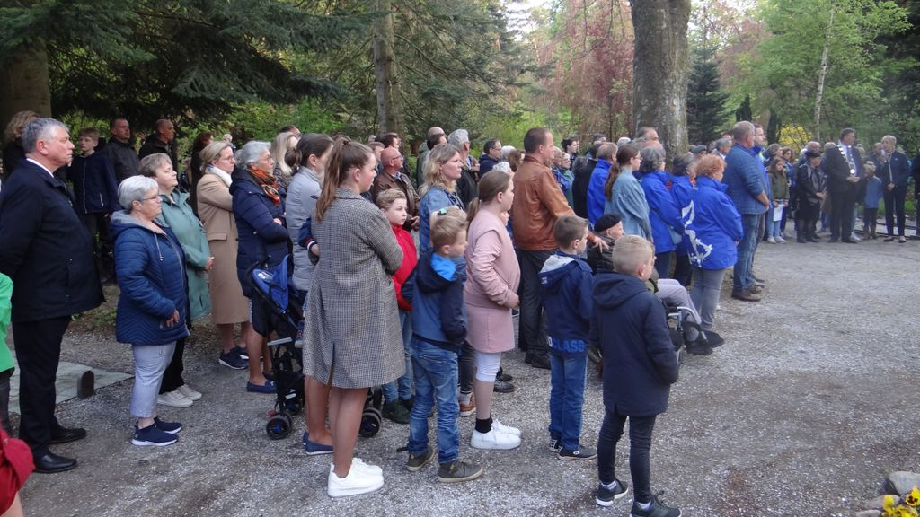 Foto: Veel belangstelling bij de dodenherdenking in Nunspeet