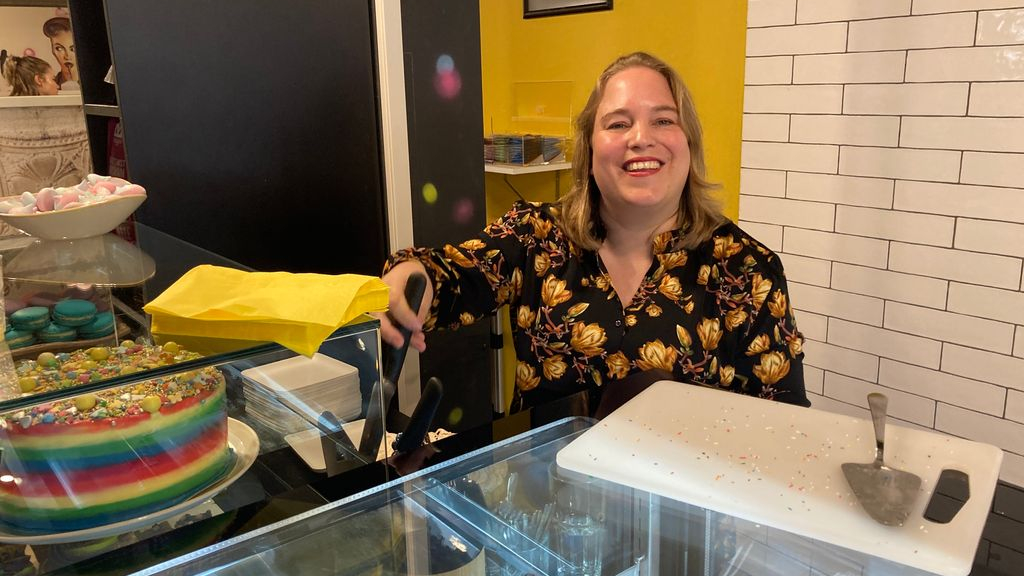 Foto: Wethouder Esther Heutink opent The Blueberry Nijkerk