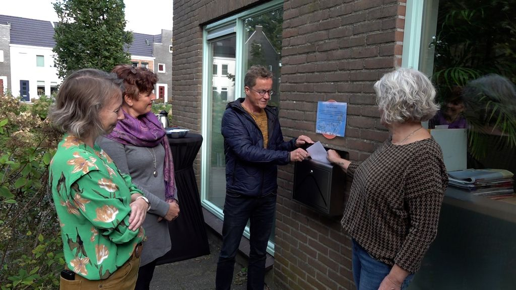 Foto: In Elburg kun je nu post sturen naar de hemel