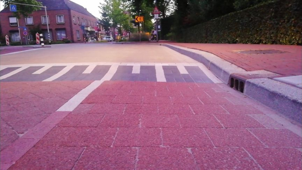 Foto: Afgesloten busroute probleem voor de ouderen in Hoevelaken.