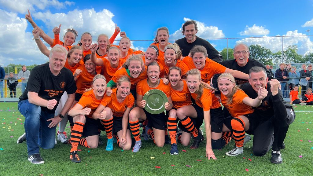 Foto: Sparta Nijkerk VR1 kampioen en promoveert naar 1e klasse!