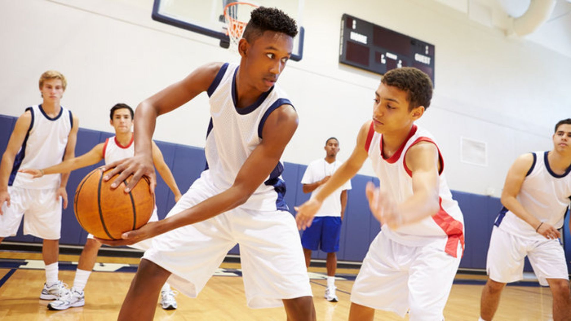 Foto: Jongerenwerkers bezoeken basisscholen