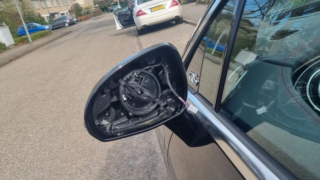 Foto: Groot aantal autospiegels gestolen in Nunspeet