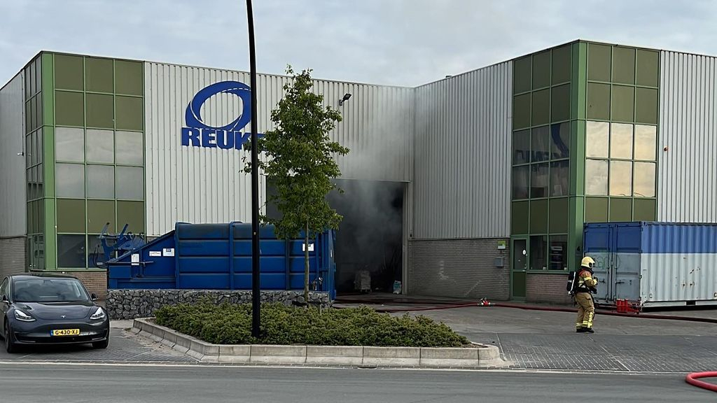 Foto: Brand in papieropslag Harderwijk