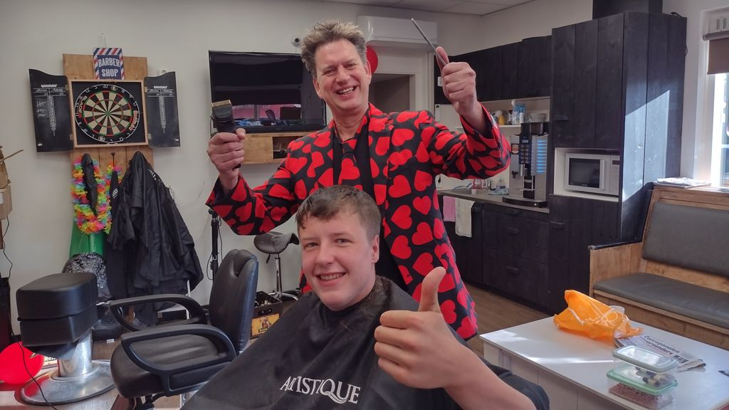 Foto: Danny’s Knipcorner bestaat dertig jaar: ‘Ik ben een echte dorpskapper’